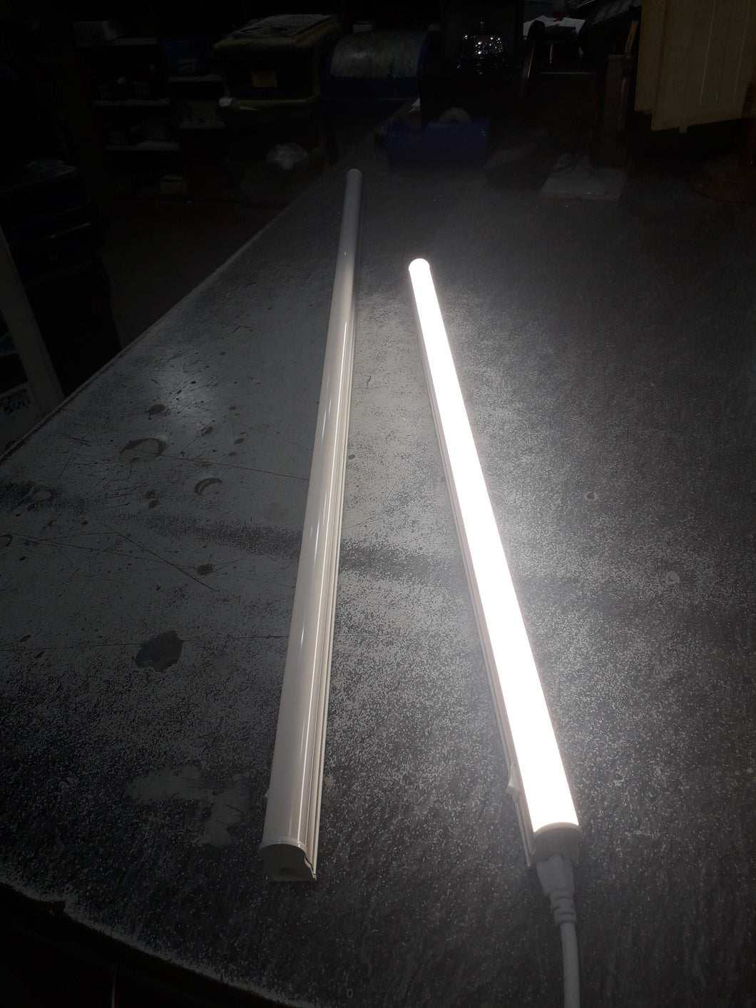 Φωτιστικό LED 90cm